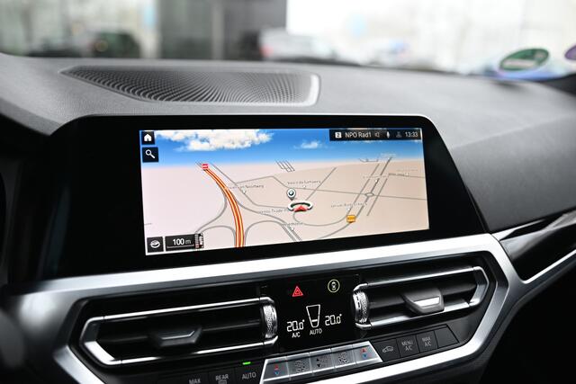 BMW 3-SERIE Touring 318i High Executive Sport Line Automaat / Sportstoelen / LED / Cruise Control / PDC / Live Cockpit Professional