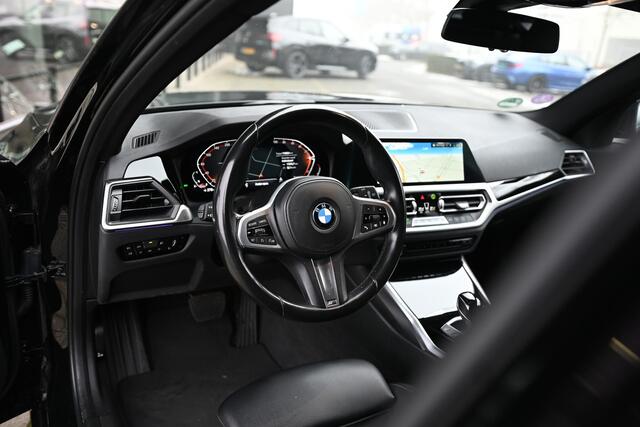 BMW 3-SERIE Touring 318i High Executive Sport Line Automaat / Sportstoelen / LED / Cruise Control / PDC / Live Cockpit Professional