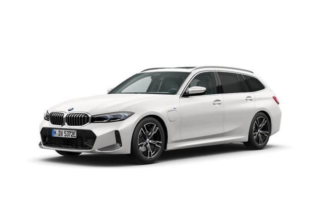 BMW 3-SERIE Touring 330e M Sport - Trekhaak - Panoramadak - Elektrisch verstelbare/verwarmde Voorstoelen - Geluiddempende/getinte Ruiten - Comfort Acces - Driving/Parking Assistant - Hifi System - Cruise Control -