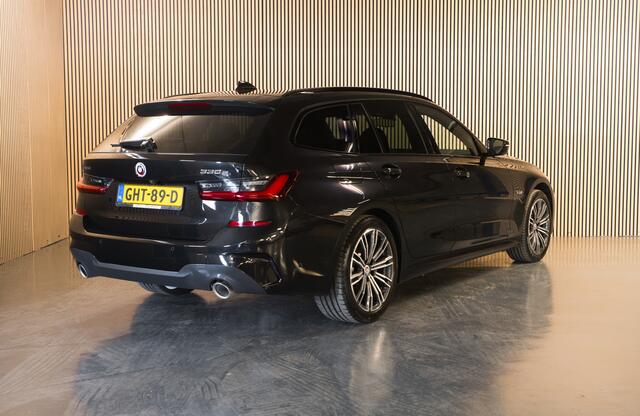 BMW 3-SERIE Touring 330e xDrive High Executive M-Sport Panoramadak - Stoelverwarming - Apple Carplay/ Android Auto - Parkeerassistent