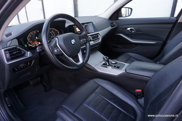 BMW 3-SERIE Touring 330i Dealeronderh | Navig | Leder | 259PK! | 330