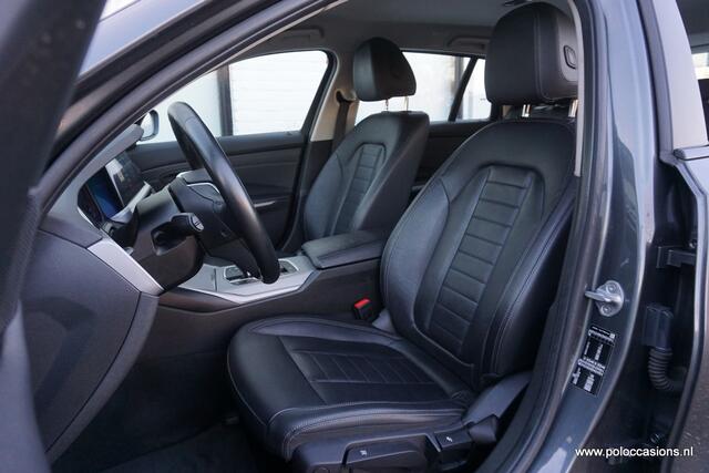 BMW 3-SERIE Touring 330i Dealeronderh | Navig | Leder | 259PK! | 330
