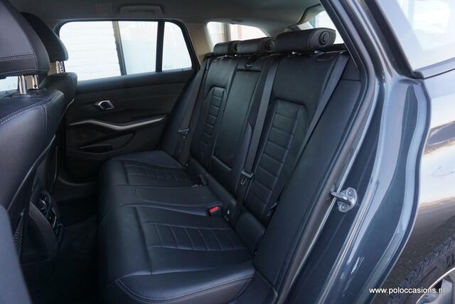 BMW 3-SERIE Touring 330i Dealeronderh | Navig | Leder | 259PK! | 330