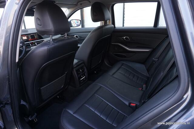 BMW 3-SERIE Touring 330i Dealeronderh | Navig | Leder | 259PK! | 330