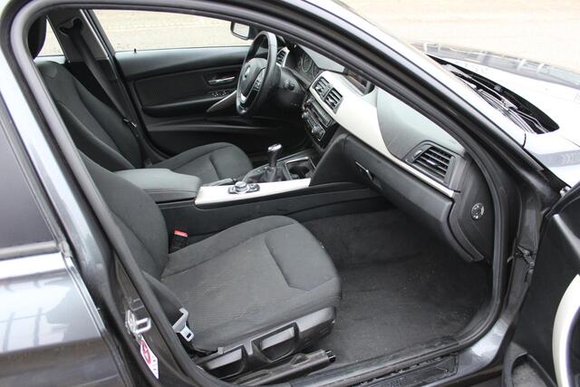 BMW 3-SERIE Touring 316d, Navigatie! BMW 3-serie Touring 316d