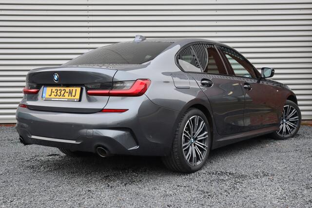 BMW 3-SERIE 330e High Executive M-Sport Pano / Adaptieve cruise / Laser / Elec stoelen / Trekhaak / Dode hoek /