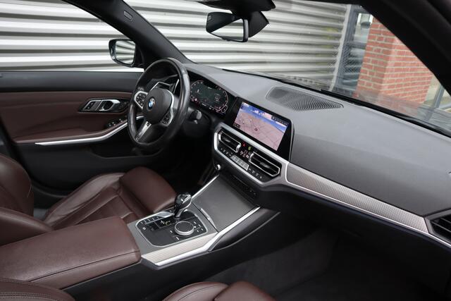 BMW 3-SERIE 330e High Executive M-Sport Pano / Adaptieve cruise / Laser / Elec stoelen / Trekhaak / Dode hoek /