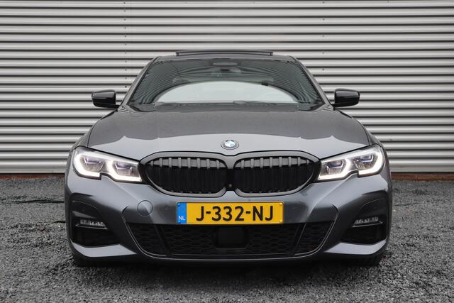 BMW 3-SERIE 330e High Executive M-Sport Pano / Adaptieve cruise / Laser / Elec stoelen / Trekhaak / Dode hoek /