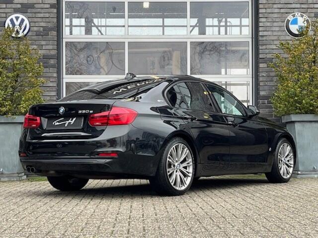 BMW 3-SERIE 330E HIGH EXE. - LEDER - SCHUIF-/KANT.DAK - LED - 18 INCH