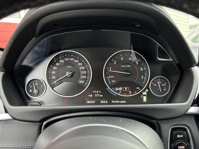 BMW 3-SERIE Touring 340i xDrive Centennial High Executive TREKHAAK / FULL LED / H&K / STOELVERW / KEYLESS / 360GR CAMERA / GR NAVI / CLIMA / NL-AUTO