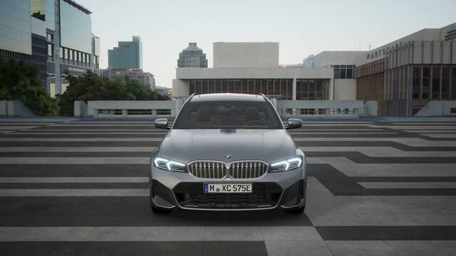 BMW 3-SERIE Touring 330e High Executive M Sport Automat / Panoramadak / Sportstoelen / Parking Assistant Plus / Comfort Access / Adaptieve LED / Stuurverwarming