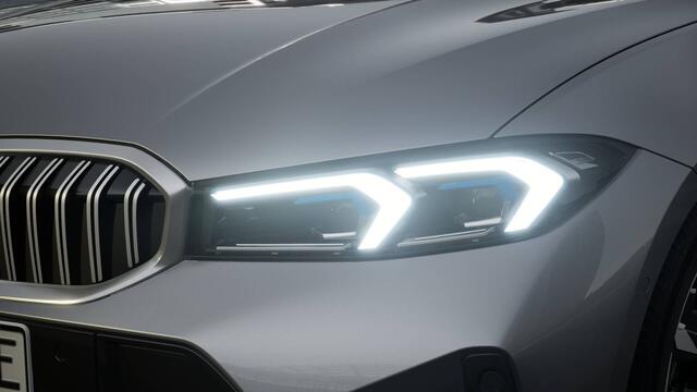 BMW 3-SERIE Touring 330e High Executive M Sport Automat / Panoramadak / Sportstoelen / Parking Assistant Plus / Comfort Access / Adaptieve LED / Stuurverwarming