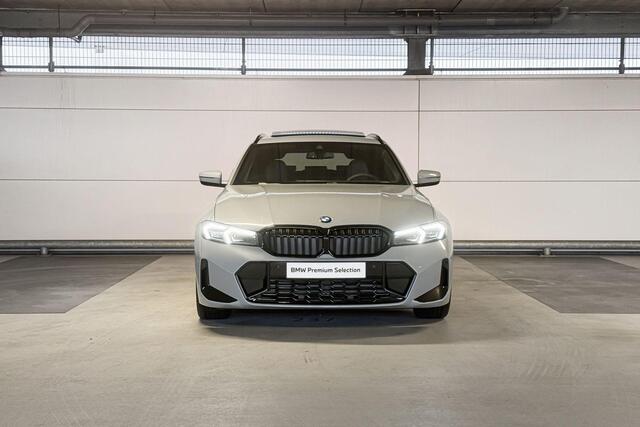 BMW 3-SERIE Touring 318i | M Sportpakket Pro | Glazen panoramadak
