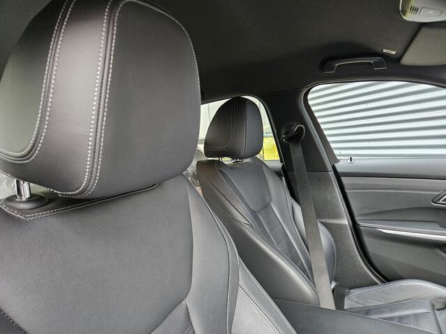 BMW 3-SERIE 330e M Sport Plug In Hybrid Dealer O.H PHEV | Lederen Sportstoelen Verwarmd | Apple Carplay | Navi Full Map | Virtual Cockpit | Sfeerverlichting | 18"L.M |