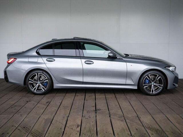 BMW 3-SERIE 320i Sedan M Sportpakket / Adaptive LED / Stoelverwarming / Glazen panoramadak
