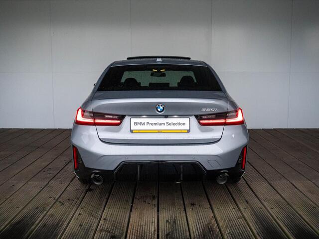 BMW 3-SERIE 320i Sedan M Sportpakket / Adaptive LED / Stoelverwarming / Glazen panoramadak
