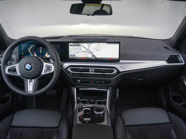 BMW 3-SERIE 320i Sedan M Sportpakket / Adaptive LED / Stoelverwarming / Glazen panoramadak