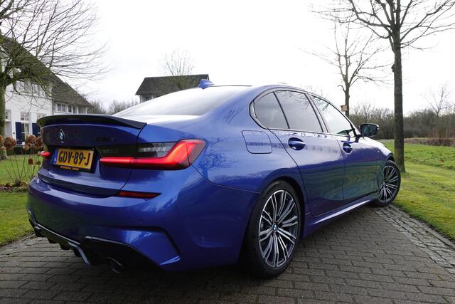 BMW 3-SERIE 330e High Executive | M-Sport | Adaptive Cruise |Schuifdak | Laser koplampen | 360 Camera | H&K | Autopilot | HUD |