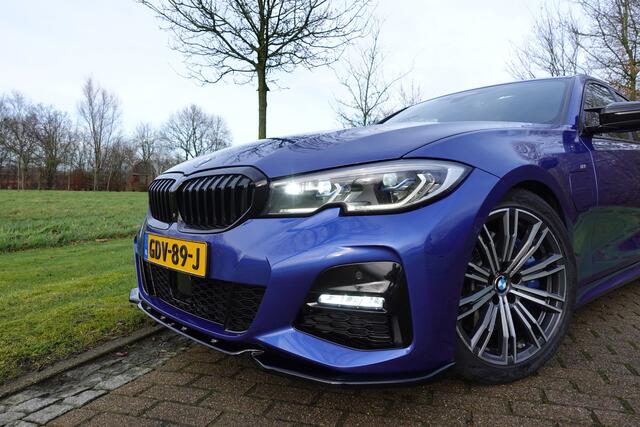 BMW 3-SERIE 330e High Executive | M-Sport | Adaptive Cruise |Schuifdak | Laser koplampen | 360 Camera | H&K | Autopilot | HUD |