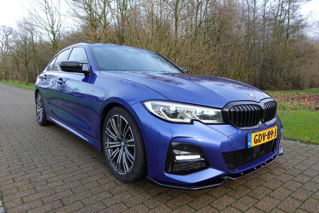 BMW 3-SERIE 330e High Executive | M-Sport | Adaptive Cruise |Schuifdak | Laser koplampen | 360 Camera | H&K | Autopilot | HUD |