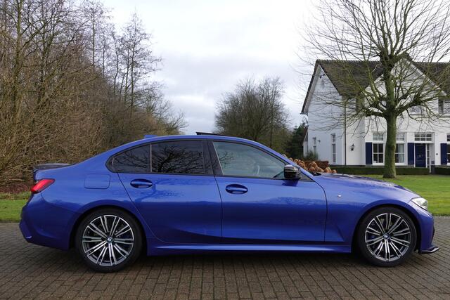 BMW 3-SERIE 330e High Executive | M-Sport | Adaptive Cruise |Schuifdak | Laser koplampen | 360 Camera | H&K | Autopilot | HUD |