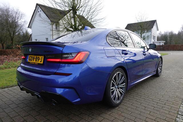 BMW 3-SERIE 330e High Executive | M-Sport | Adaptive Cruise |Schuifdak | Laser koplampen | 360 Camera | H&K | Autopilot | HUD |