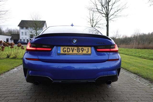BMW 3-SERIE 330e High Executive | M-Sport | Adaptive Cruise |Schuifdak | Laser koplampen | 360 Camera | H&K | Autopilot | HUD |