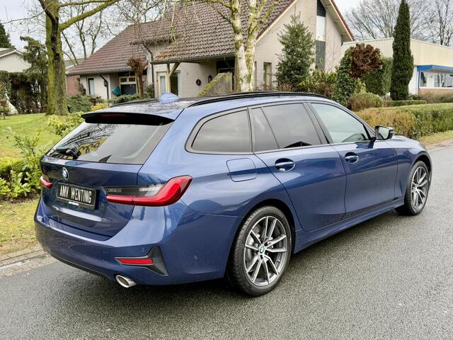 BMW 3-SERIE Touring 330e 292PK PanooLederoHarmanKardon
