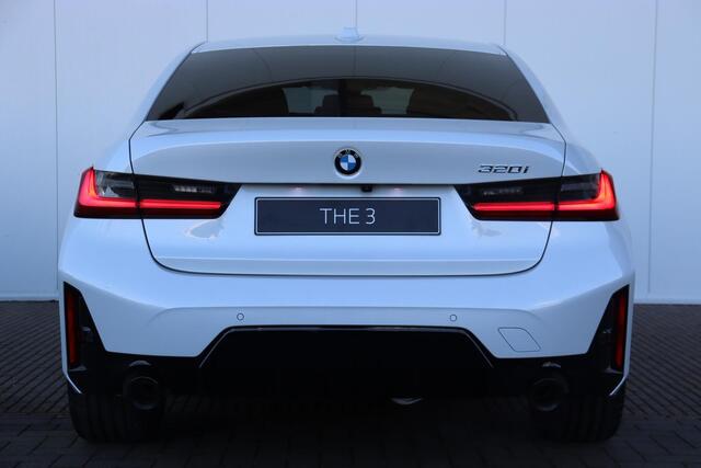 BMW 3-SERIE Sedan 320i M Sportpakket/ Entertainment Pack/ Elektrische Trekhaak/ Sportstoelen/ Active Cruise Control/ Harman Kardon