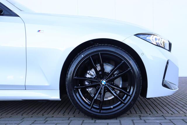 BMW 3-SERIE Sedan 320i M Sportpakket/ Entertainment Pack/ Elektrische Trekhaak/ Sportstoelen/ Active Cruise Control/ Harman Kardon