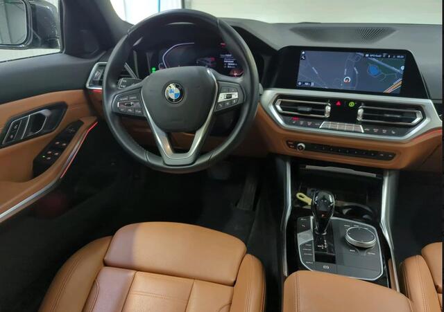 BMW 3-SERIE Touring 320d Automaat High Executive Edition Navigatie Prof Sportstoelen Leer ACC DAB Led Koplampen Alarm Parkeersensoren BTW NL Auto