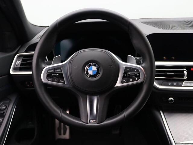 BMW 3-SERIE Touring 330i Executive | M Sportpakket | Audio Media Pack | Parking Pack | Extra Getint Glas Achter | 19''