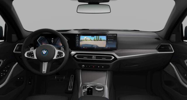 BMW 3-SERIE Touring 330e High Executive M Sport - Panoramadak - Elektrische/Verwarmbare Stoelen - Geluiddempende/Getinte ruiten - Parking/Driving Assistant - Harman Kardon - Cruise Control - Ambiance verlichting -