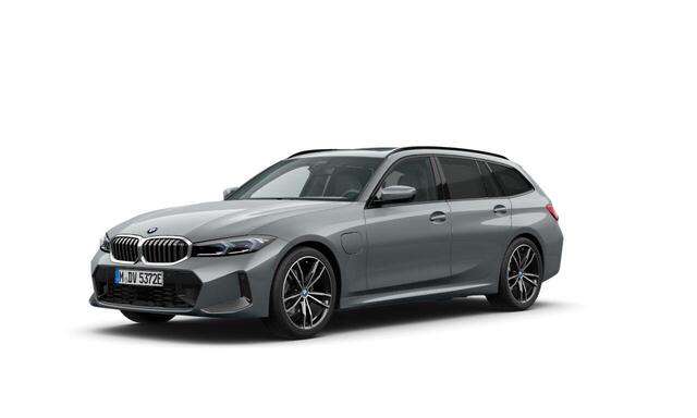 BMW 3-SERIE Touring 330e High Executive M Sport - Panoramadak - Elektrische/Verwarmbare Stoelen - Geluiddempende/Getinte ruiten - Parking/Driving Assistant - Harman Kardon - Cruise Control - Ambiance verlichting -