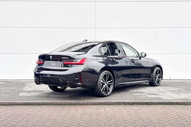 BMW 3-SERIE Sedan 330e | Innovation Pack | Travel Pack