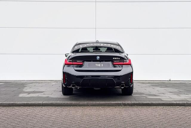 BMW 3-SERIE Sedan 330e | Innovation Pack | Travel Pack