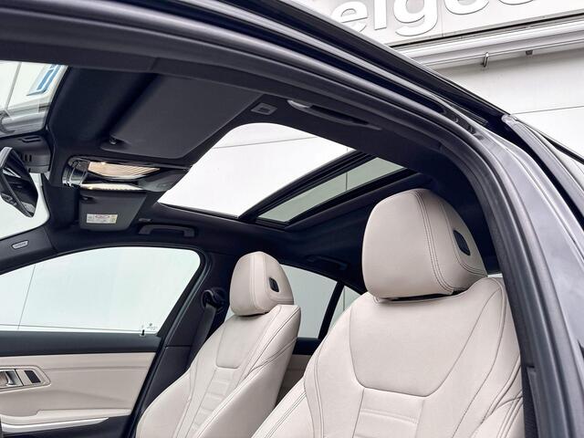 BMW 3-SERIE Sedan 330e | Innovation Pack | Travel Pack