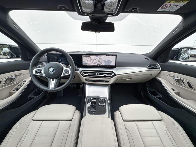 BMW 3-SERIE Sedan 330e | Innovation Pack | Travel Pack