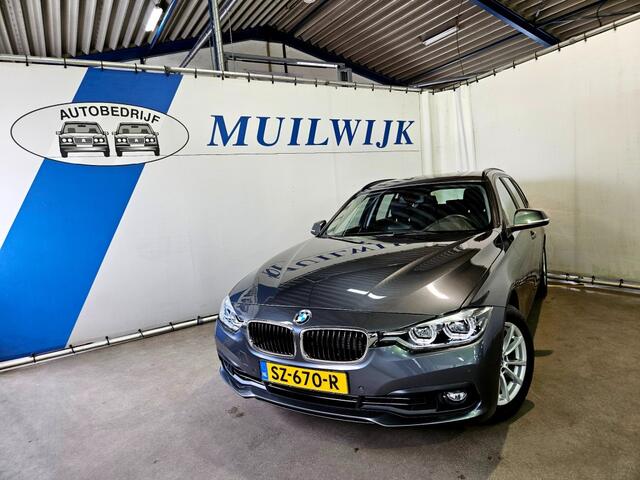 BMW 3-SERIE Touring 318i Executive / Navi / Full LED / NL Auto