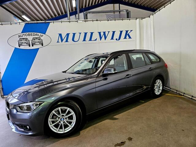 BMW 3-SERIE Touring 318i Executive / Navi / Full LED / NL Auto