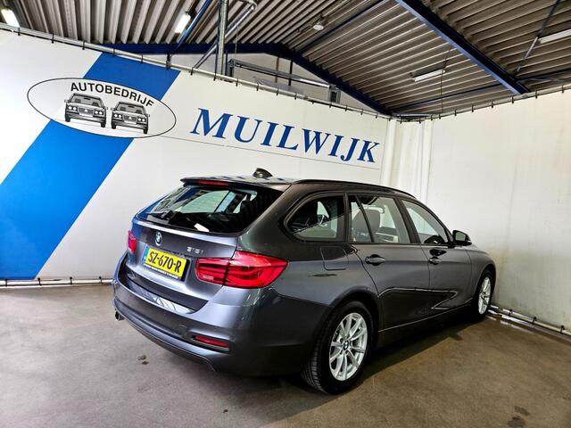 BMW 3-SERIE Touring 318i Executive / Navi / Full LED / NL Auto