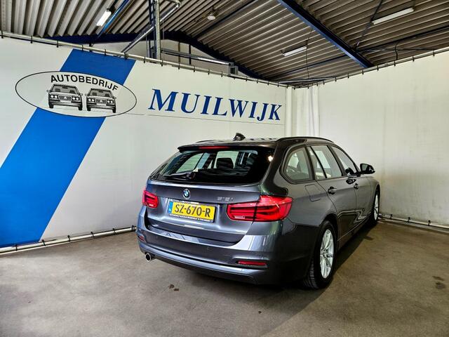 BMW 3-SERIE Touring 318i Executive / Navi / Full LED / NL Auto