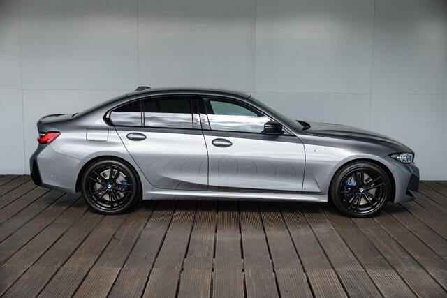 BMW 3-SERIE Sedan 320i M Sportpakket / HiFi systeem / Draadloos oplaadstation
