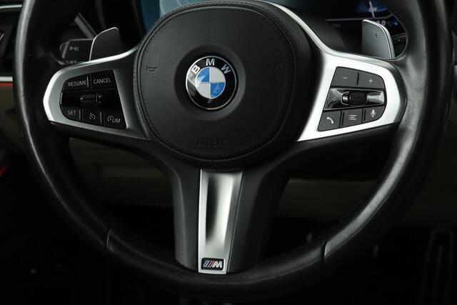 BMW 3-SERIE 320e M Sport | Laserlight | Trekhaak | Stoelverwarming | Harman/Kardon Sound | Carplay | Adaptief demping | Leder | Navigatie