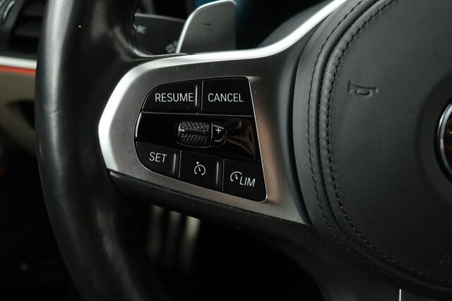 BMW 3-SERIE 320e M Sport | Laserlight | Trekhaak | Stoelverwarming | Harman/Kardon Sound | Carplay | Adaptief demping | Leder | Navigatie