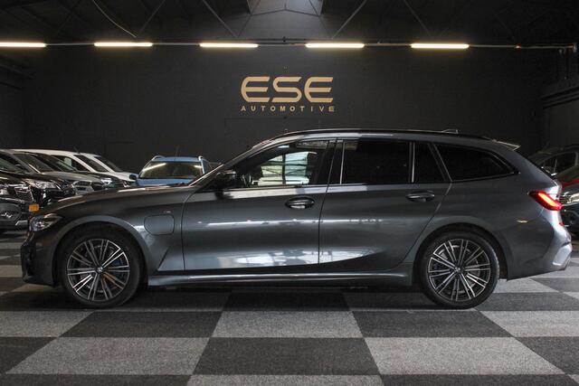 BMW 3-SERIE Touring 330e High Executive