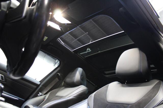 BMW 3-SERIE Touring 330e High Executive