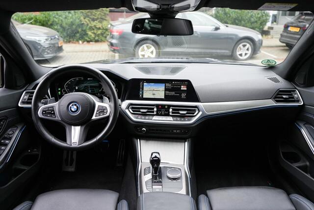 BMW 3-SERIE Touring 320e High Executive | SFEER | PANO | M-SPORT | 360° CAMERA