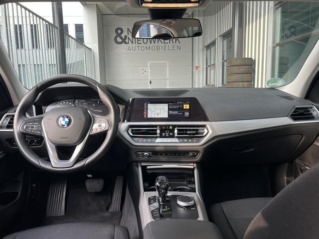 BMW 3-SERIE 318i Executive Edition | AUTOMAAT | NAVI | CARPLAY / ANDROID | PDC V+A | CRUISE CONTROL | CLIMATE CONTROL | LMV 18'' | STOELVERWARMING