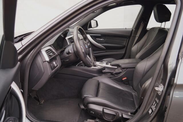 BMW 3-SERIE Touring 318i Automaat M-Sport Edition -LEER-PDC-LED